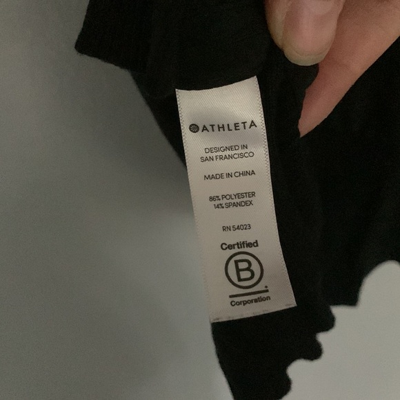 EUC Athleta Zephyr Tee Shirt Ribbed Aplit Hem Sophisticated Lightweight Top - Picture 7 of 8